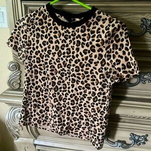 NWOT   Cropped cheetah print baby- Tee